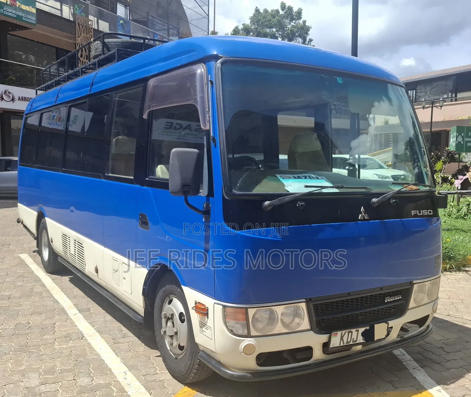 Mitsubishi Fuso Rosa 2015 Blue