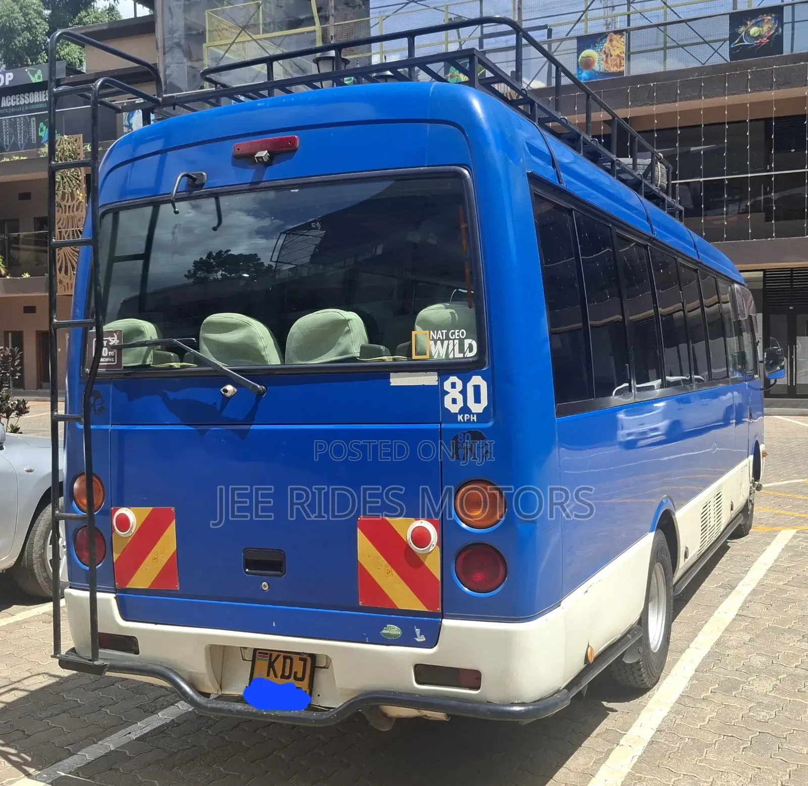 Mitsubishi Fuso Rosa 2015 Blue