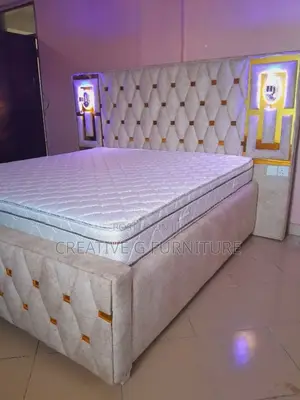 A Luxurious 5by6 Chester Bed