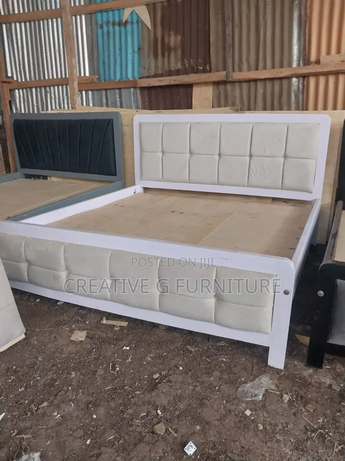 A Fancy 5by6 Mocket Bed