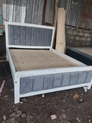 A Queen Sized Mocket Bed