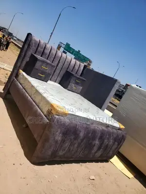 A Fancy 5by6 Chester Bed