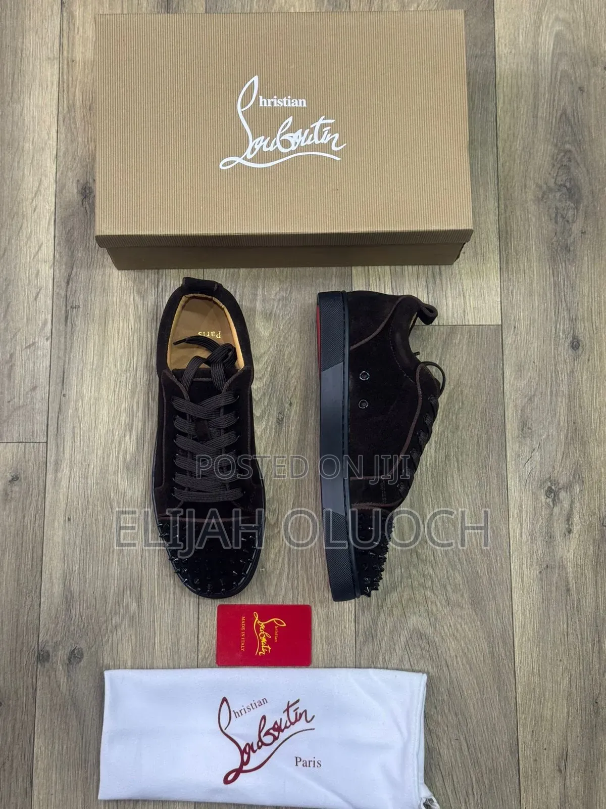 *(Red Botton)Louis Junior Spikes Low-Top Sneaker Suede