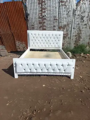 A Fancy 5by6 Chester Bed