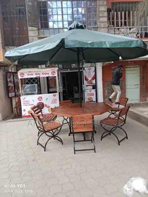 Parasol Outdoor Umbrella. Outdoor Comfort Made Easy