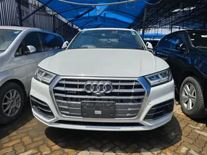 Audi Q5 2.0T Premium AWD quattro 2019 White