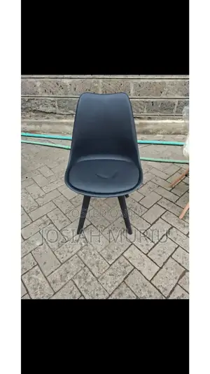 Eames Dining Chair – Modern Stylish Design