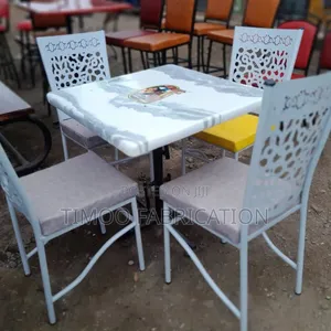 Restaurants Design Mable Table and 4 Seats