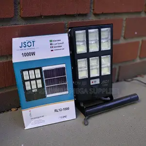 Reliable Performance 1000 Watts Solar Street Light With 20000 Lumens
