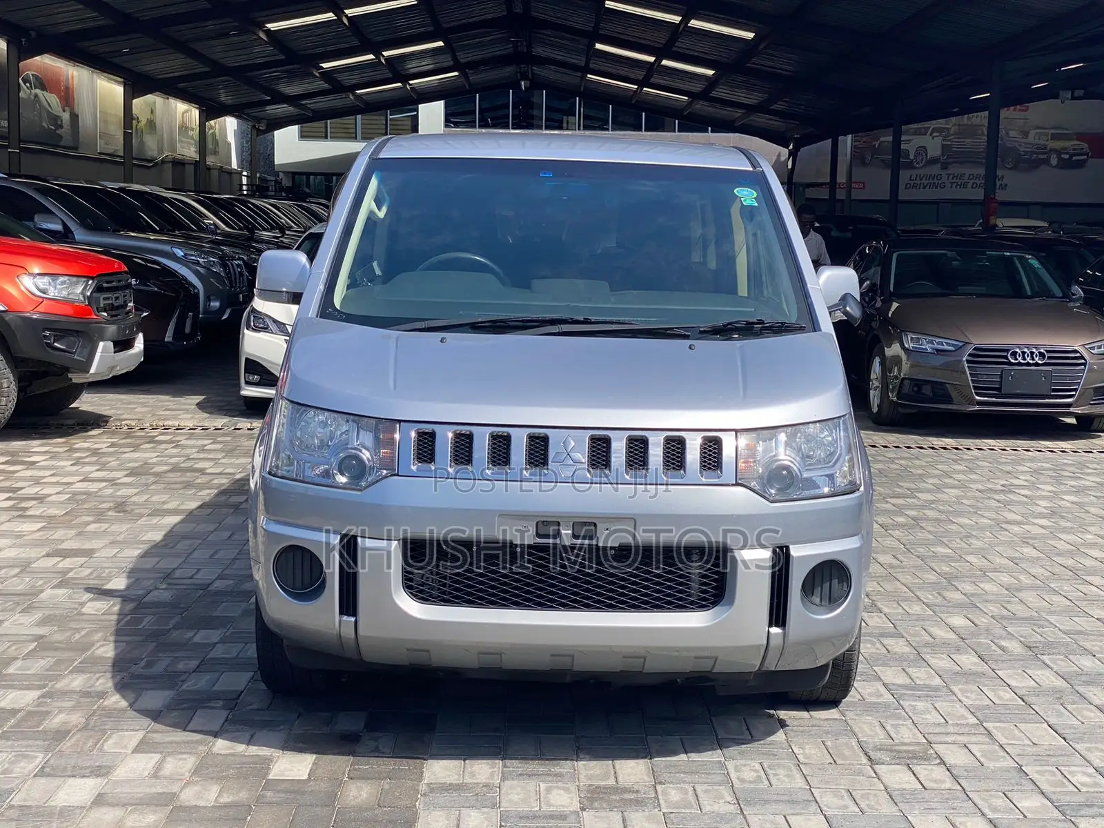 Mitsubishi Delica 2016 Silver