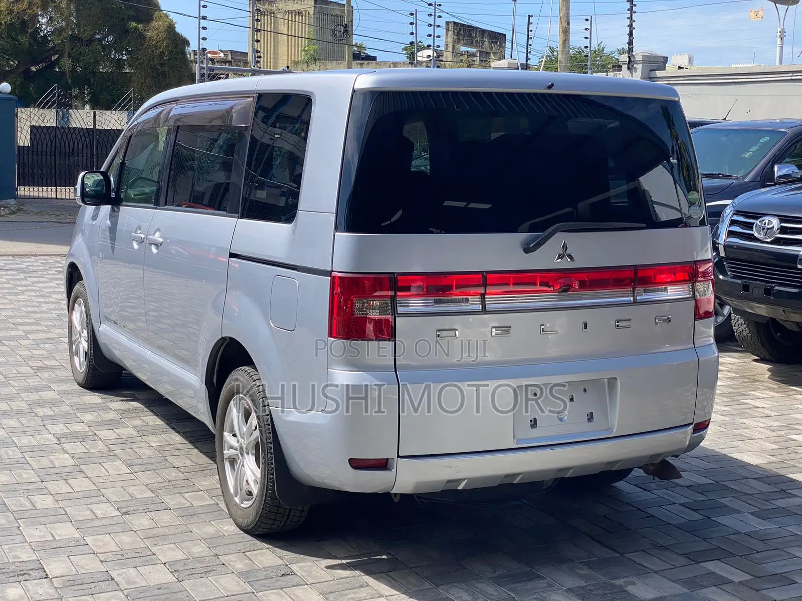 Mitsubishi Delica 2016 Silver