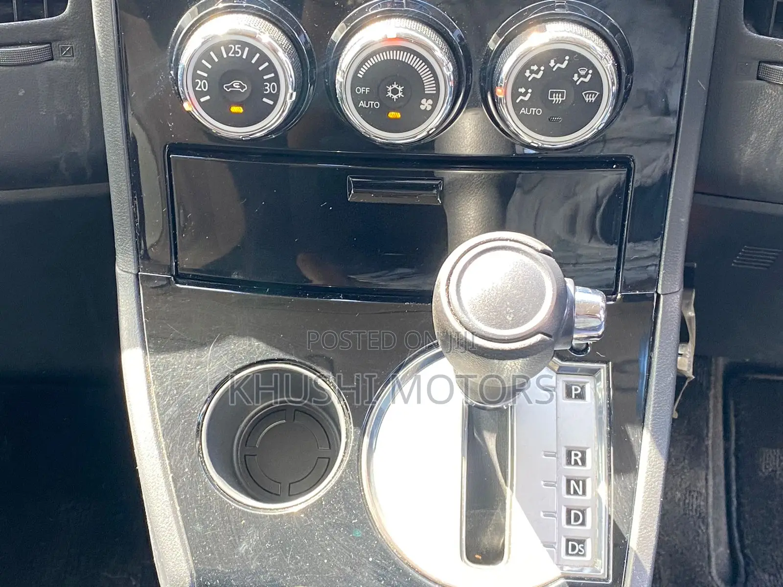 Mitsubishi Delica 2016 Silver