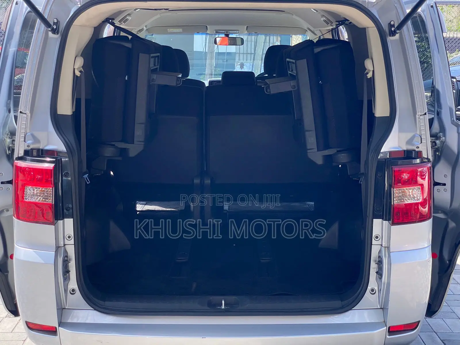 Mitsubishi Delica 2016 Silver