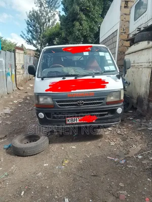Toyota HiAce 2002 White