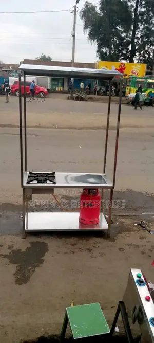 Outdoor Work Table With a Cooker