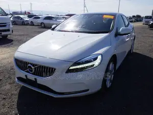 Volvo V40 2019 White