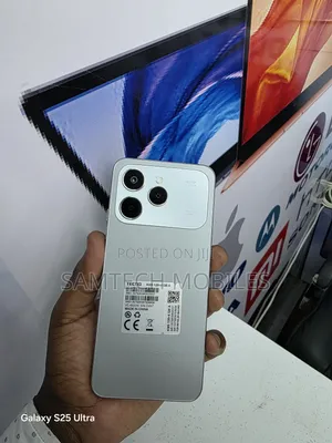 Tecno Spark 40 128 GB Silver
