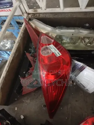 Nissan Tiida Station Wagon Taillight (Old)