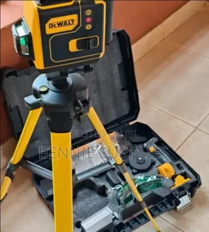 2 Batteries Dewalt Laser Level Machine/ Laser Level Machine