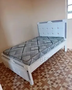 White Mocket Bed With Square Pattern (4by 6)