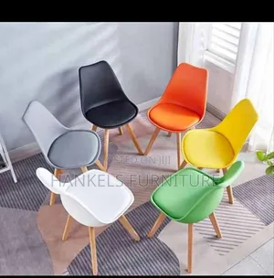 Durable Restaurant Chair With Comfortable Seating