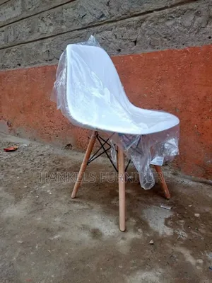 Restaurant Chair – Easy to Arrange