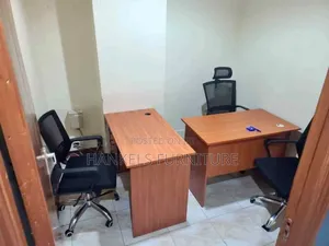 0.9m Office Study Desk – Strong Space Saving