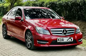 Mercedes-Benz C200 2013 Red