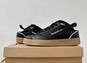 Reebok Sneakers