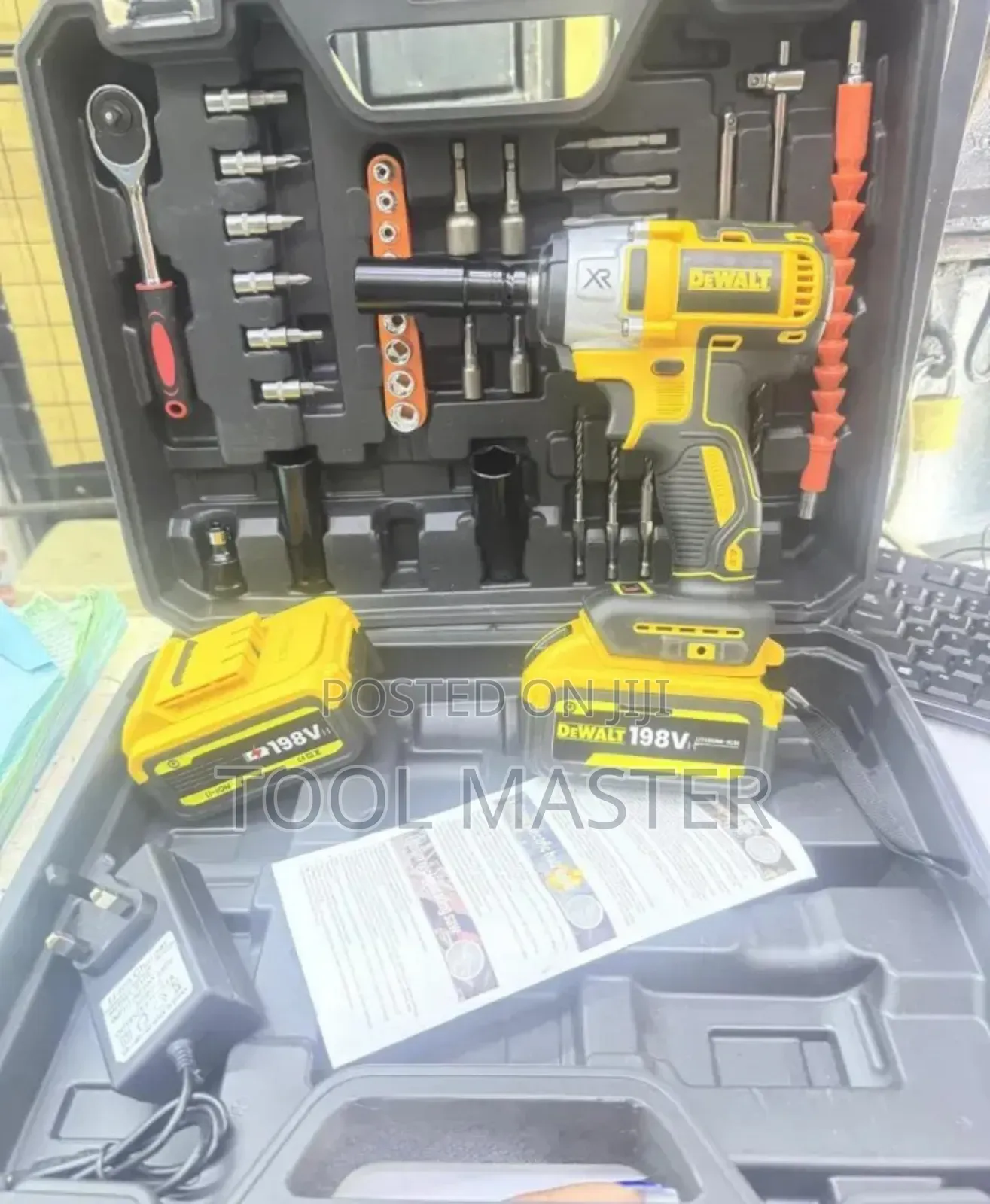 Dewalt Cordless Impact Wrench/ Rechargeable Battery Cordless Wrench