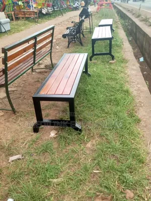 Wooden Metallic Waiting Bay Benches