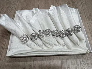 Table Cloth With 8 Napkins