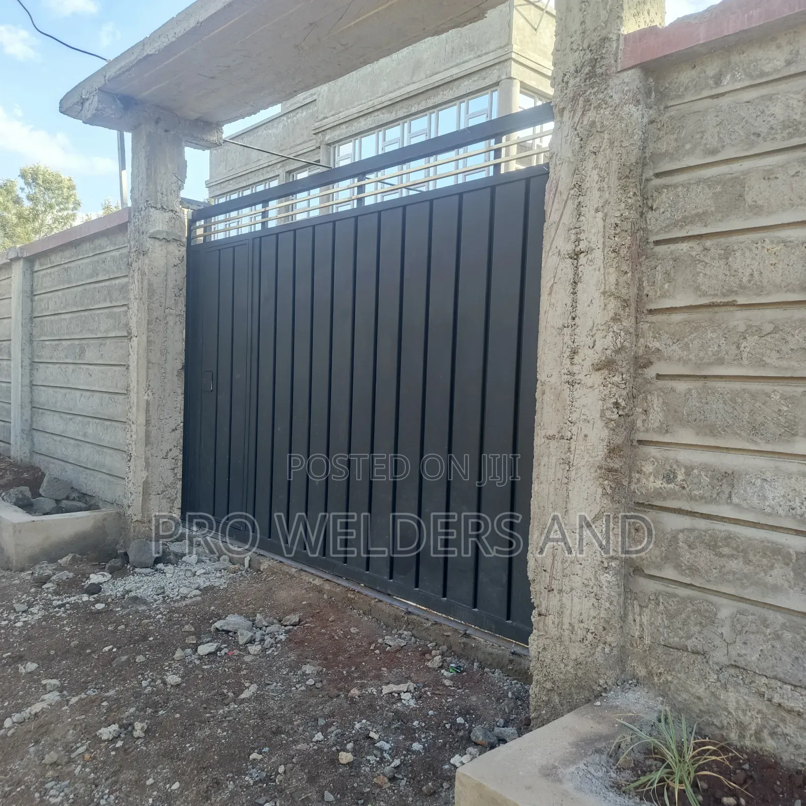 Heavy-Duty Custom Steel Sliding Gates – Order Today