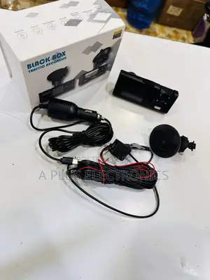 Dash Camera C309 Blackbox 3-in-1 Camera With Front, Inside Rear View