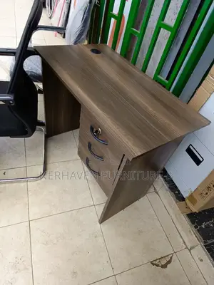 0.9m Office Study Desk – Compact Sturdy