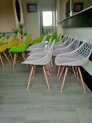 Elegant Eames Chair – Comfort Meets Style