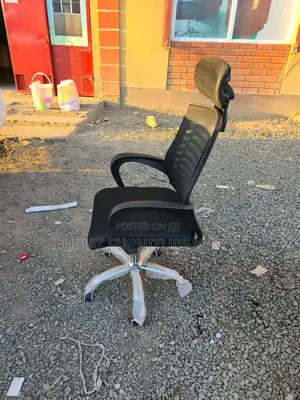 Modern Office Chair With Headrest