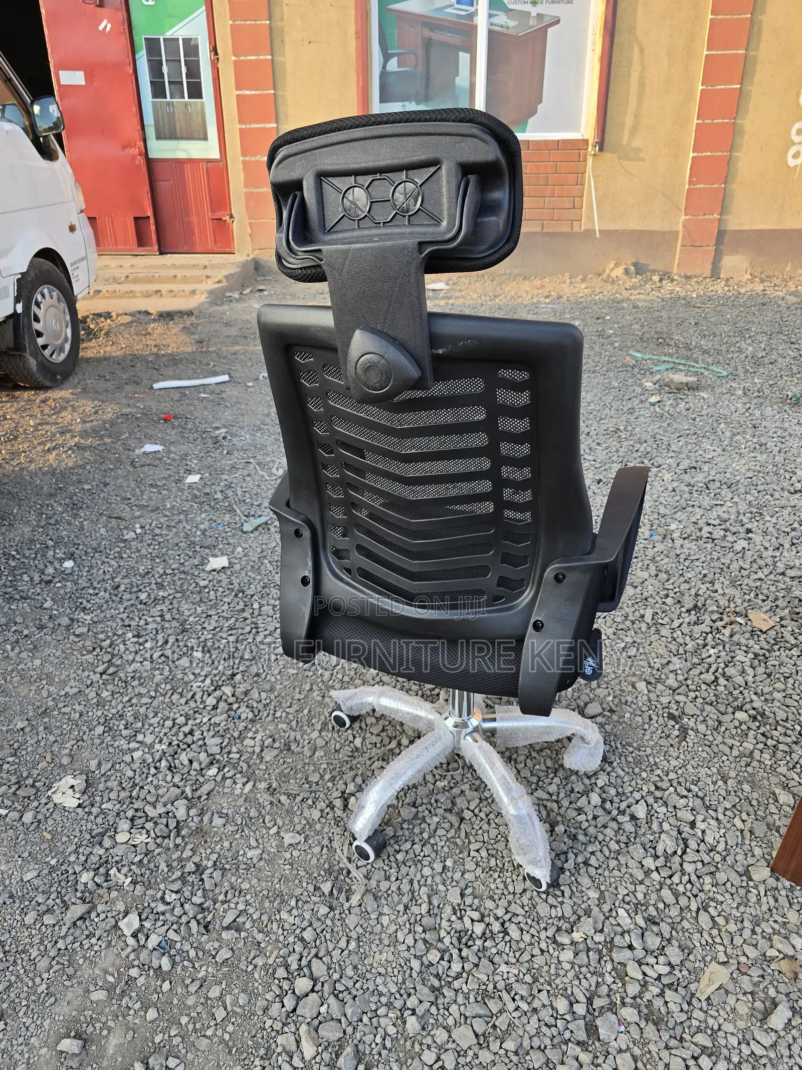 Modern Office Chair With Headrest