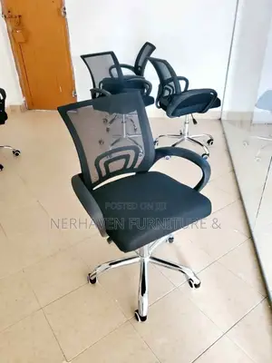 Ergonomic Mesh Office Chair – Breathable Comfortable