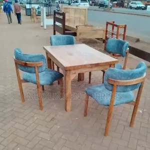 Wooden 4-Seater Dinning Table Set
