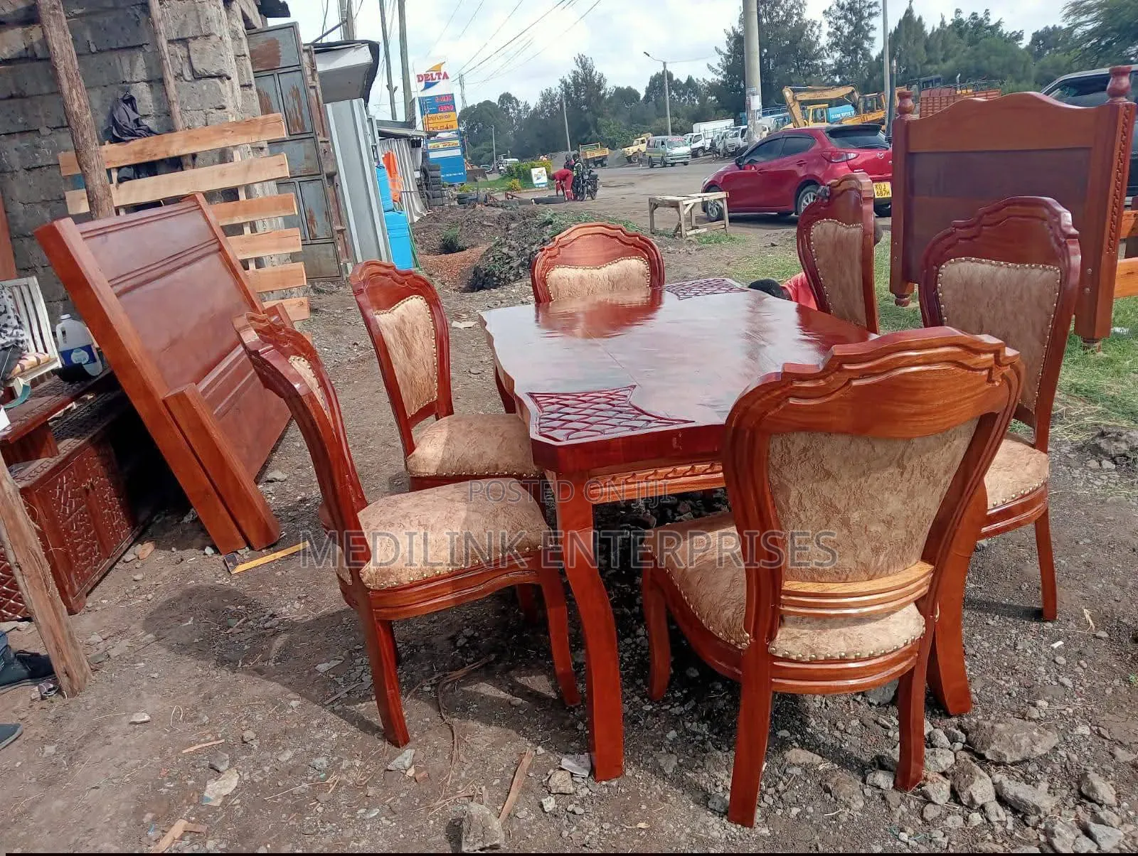 6-Seater Antique Dinning Table Set