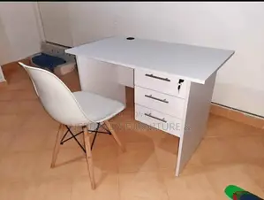 Modern Sturdy Office Desk for Professionals Students