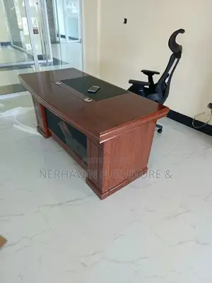Luxury Executive Office Desk With Storage