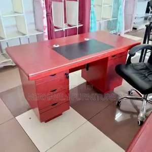 Director’S Executive Desk – Elegant Functional