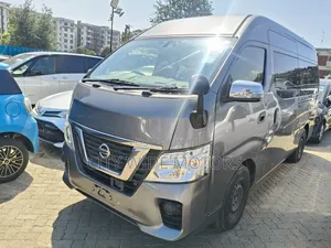 Nissan Caravan (Urvan) 2018 Silver