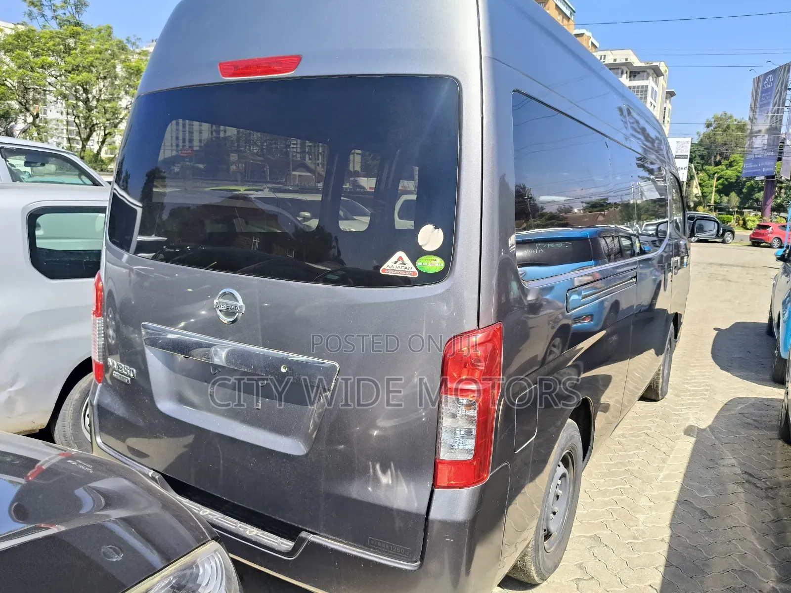Nissan Caravan (Urvan) 2018 Silver