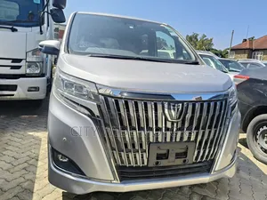 Toyota Esquire 2.0 AWD (8 seater) 2018 Silver