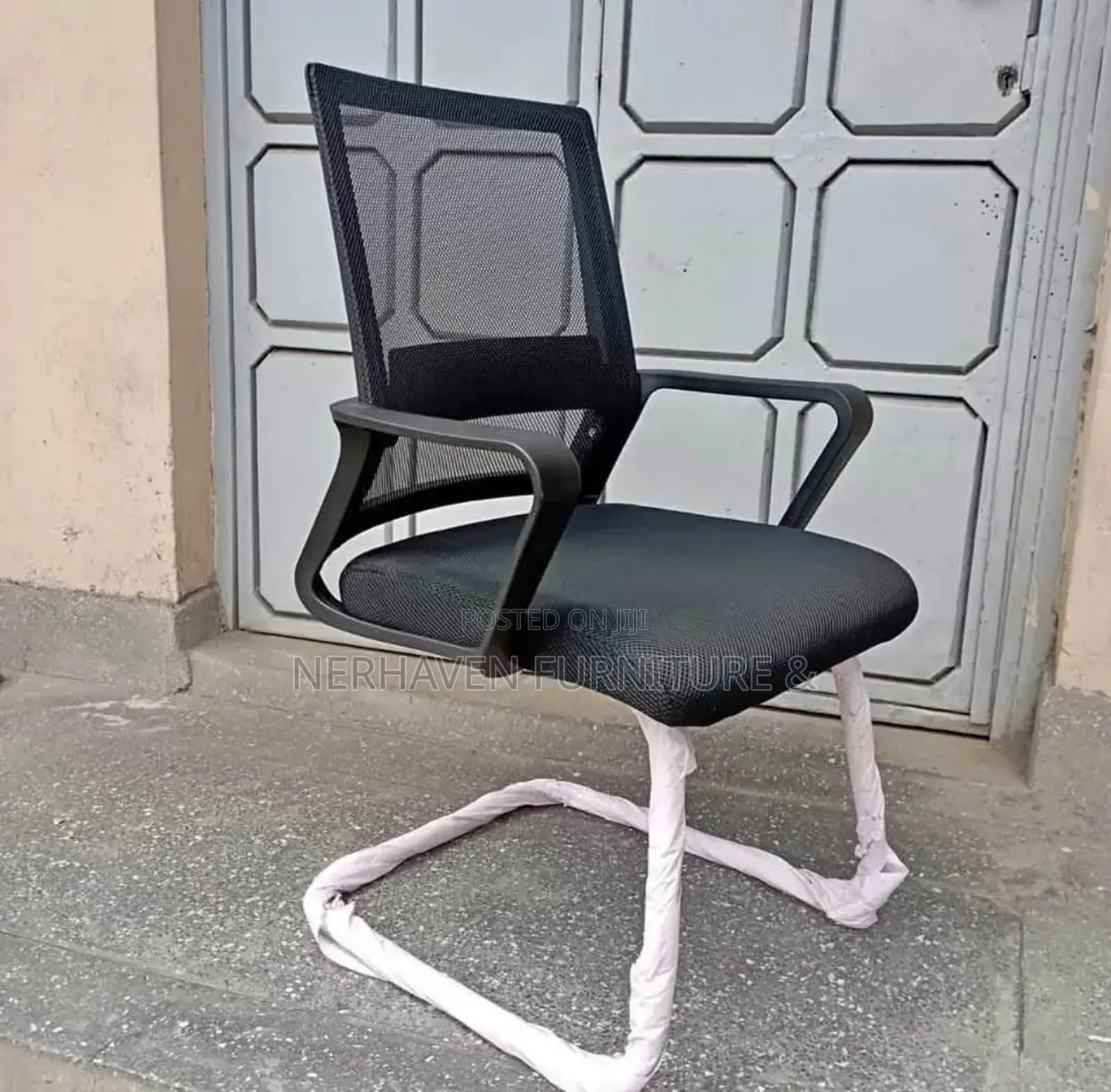 Heavy-Duty Waiting Chair