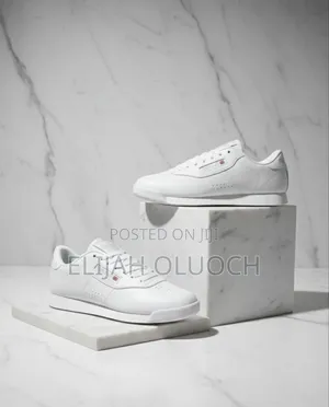 Reebok Royal Charm