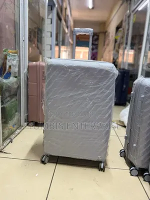 Medium Suitcase Offer for a 69cm Height Suitcase